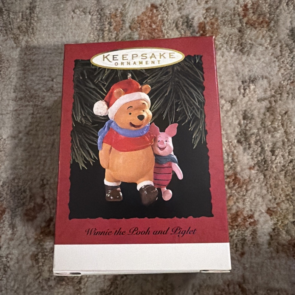 1996 Hallmark Keepsake Ornament Disney WINNIE THE POOH AND PIGLET  NIB